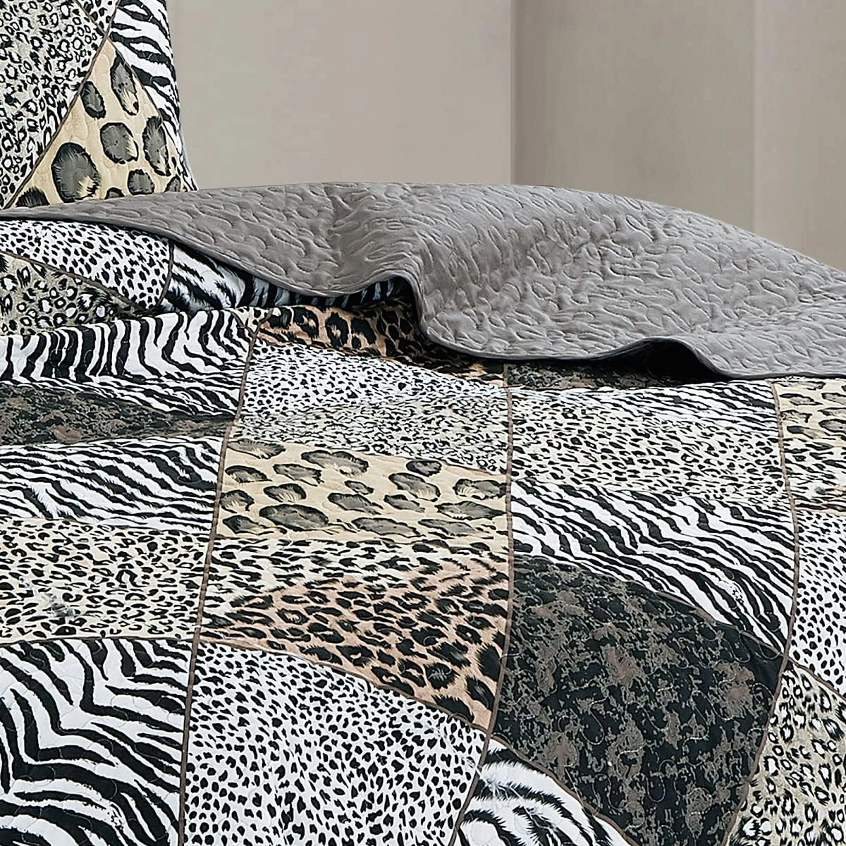 3 Piece Animal Print Bedspread Leopard Zebra Cheetah Printed Quilt Set Jungle Rustic Cabin Theme Bedding Reversible Black White Queen Size Coverlet for All Season (Queen, Black)