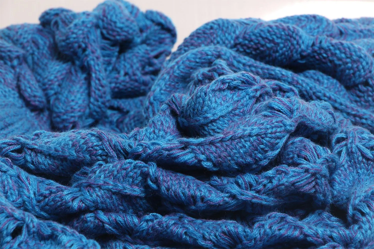 AmyHomie Mermaid Tail Blanket for Adults, Crochet Mermaid Blanket for Women Soft All Seasons Sleeping Blankets for Teen Girls (ScaleBlue,Adults)