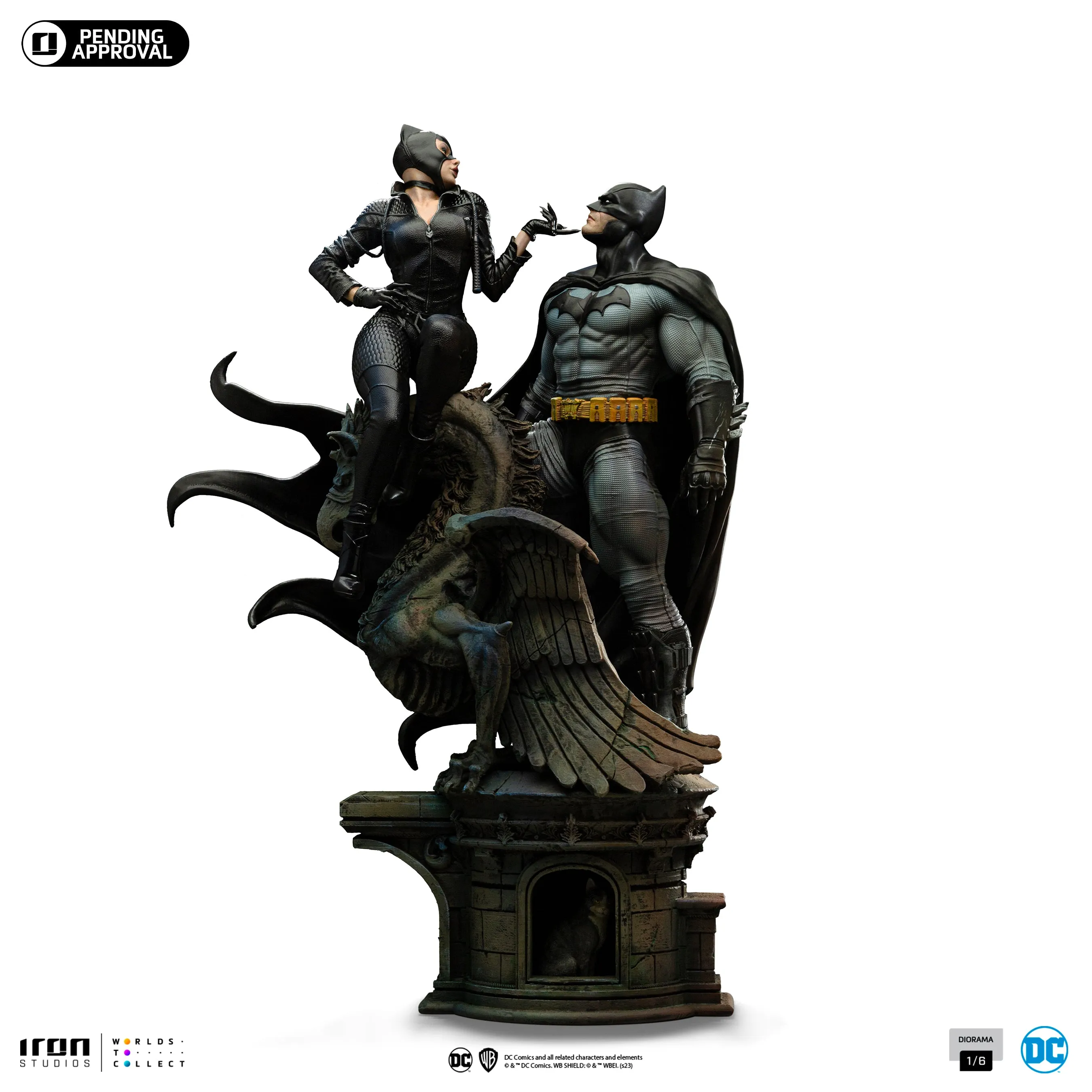 Batman and Catwoman Diorama 1/6 Scale Statue Pre-order