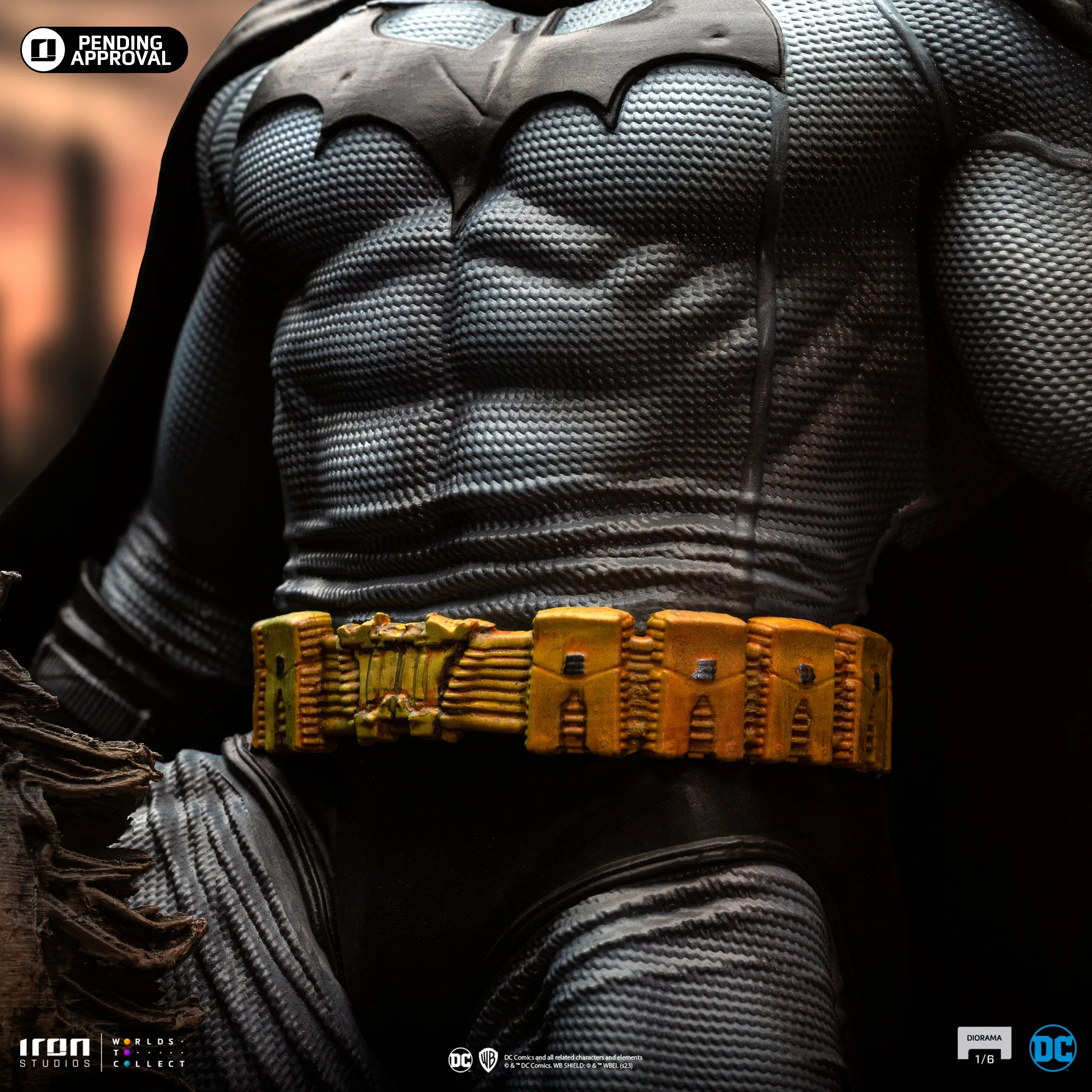 Batman and Catwoman Diorama 1/6 Scale Statue Pre-order