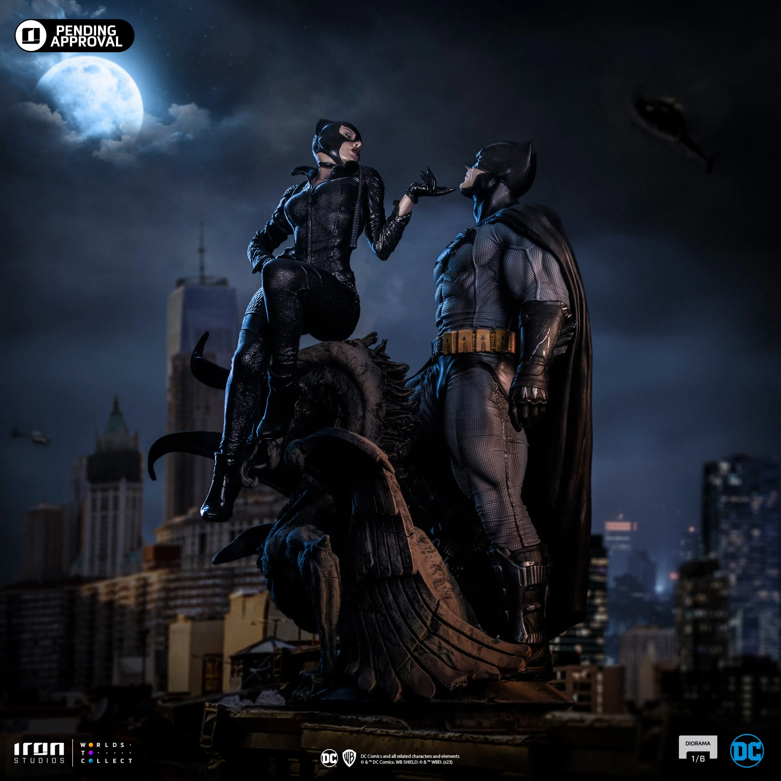 Batman and Catwoman Diorama 1/6 Scale Statue Pre-order