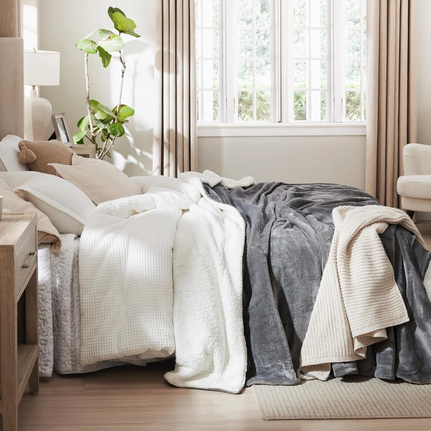 Bedsure Sherpa Fleece Throw Blanket for Couch - Thick and Warm Blanket for Winter, Soft Fuzzy Plush Throw Gift for Women, Grey, 50x60 Inches