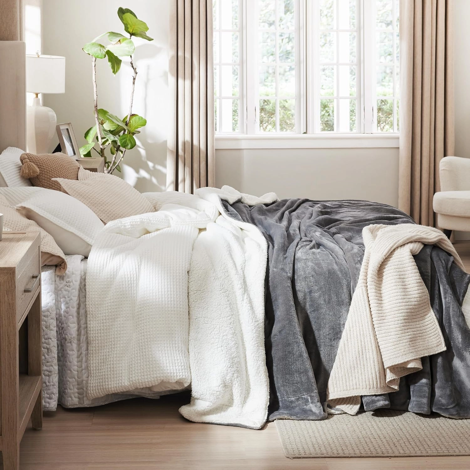 Bedsure Sherpa Fleece Throw Blanket for Couch - Thick and Warm Blanket for Winter, Soft Fuzzy Plush Throw Gift for Women, Grey, 50x60 Inches