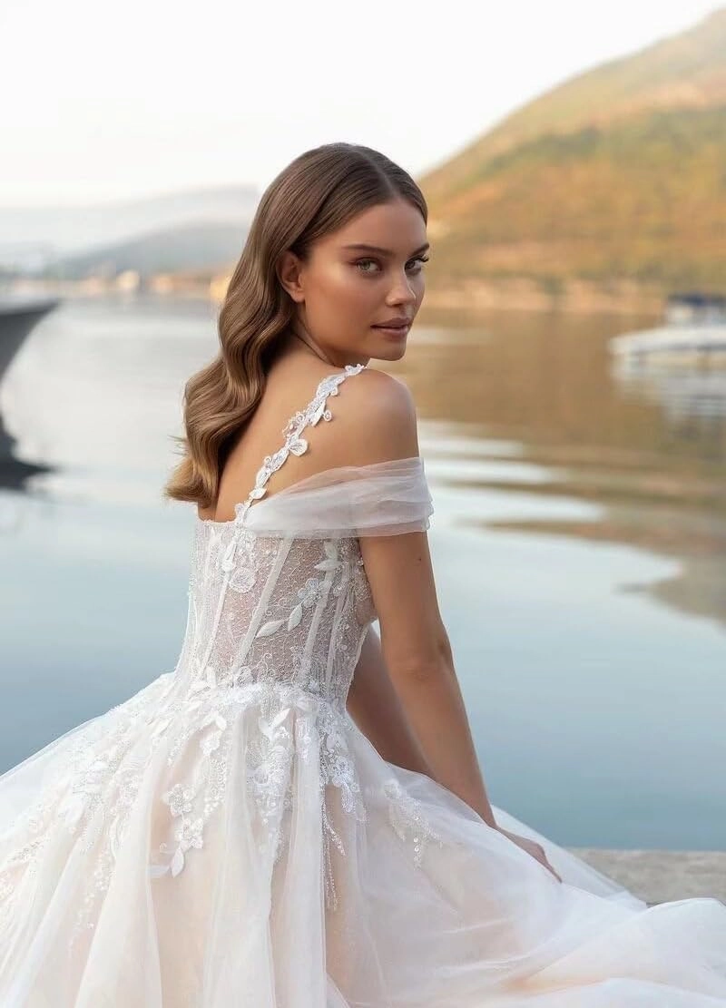 Boho Off Shoulder Tulle Wedding Dresses for Bride Lace Applique Long Train Bridal Gowns