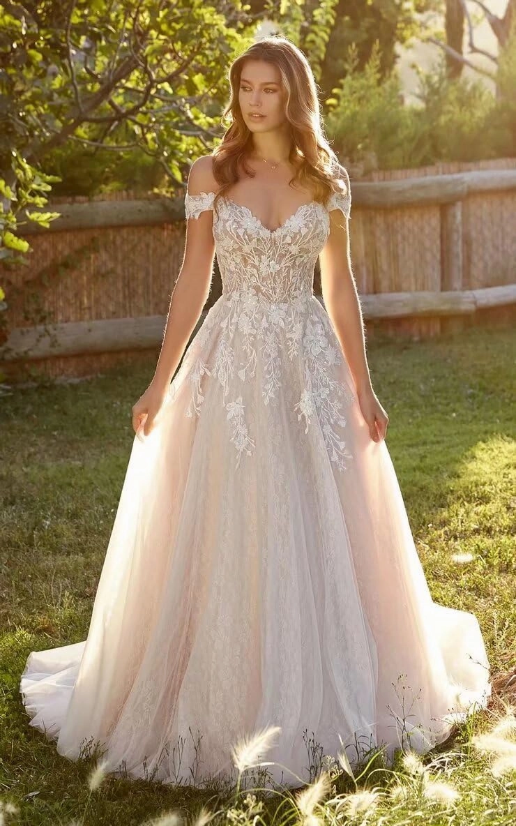 Boho Off Shoulder Tulle Wedding Dresses for Bride Lace Applique Long Train Bridal Gowns