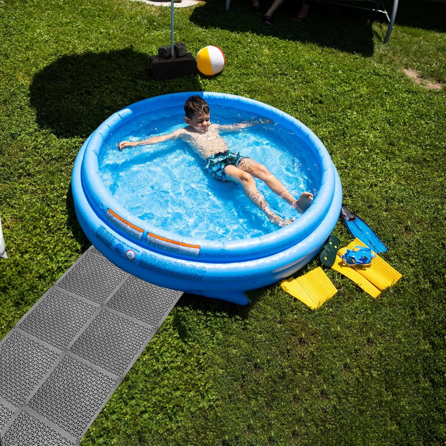 CIEOVO 18 Piece Pool Drainage Mat, Above Ground Pool Walkways Non-Slip Interlocking Cushion Floor Mat Pathways for Summer Spas Shower Rooms