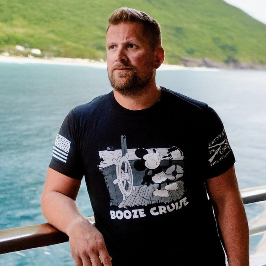 Grunt Style Booze Cruise Men's T-Shirt (Black, Small)