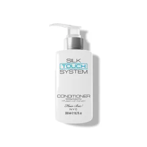 Hair Bar NYC Silk Touch System Conditioner: Lightweight Anti-Frizz Keratin Conditioner Treatment, infused with Biotin and Anti-Thinning properties. Provides 10.2oz (300ml) reducing frizz and thinning
