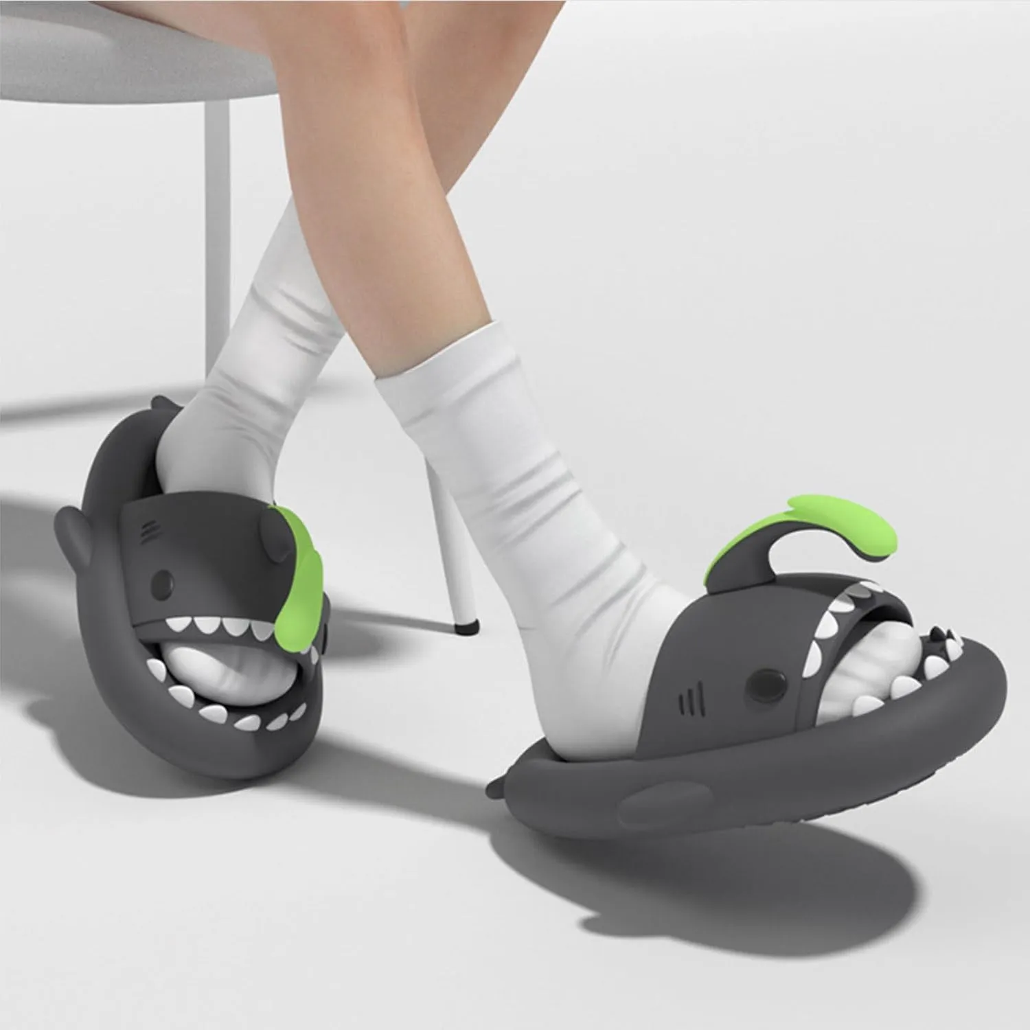 Jfxgjuv Sharklas Polares Sharky Chanclas Originales Angler Fish Slides Glow in The Dark Cloud Shark Slides Thick Sole Non Slip Open Toe Shark Slippers for Women Men
