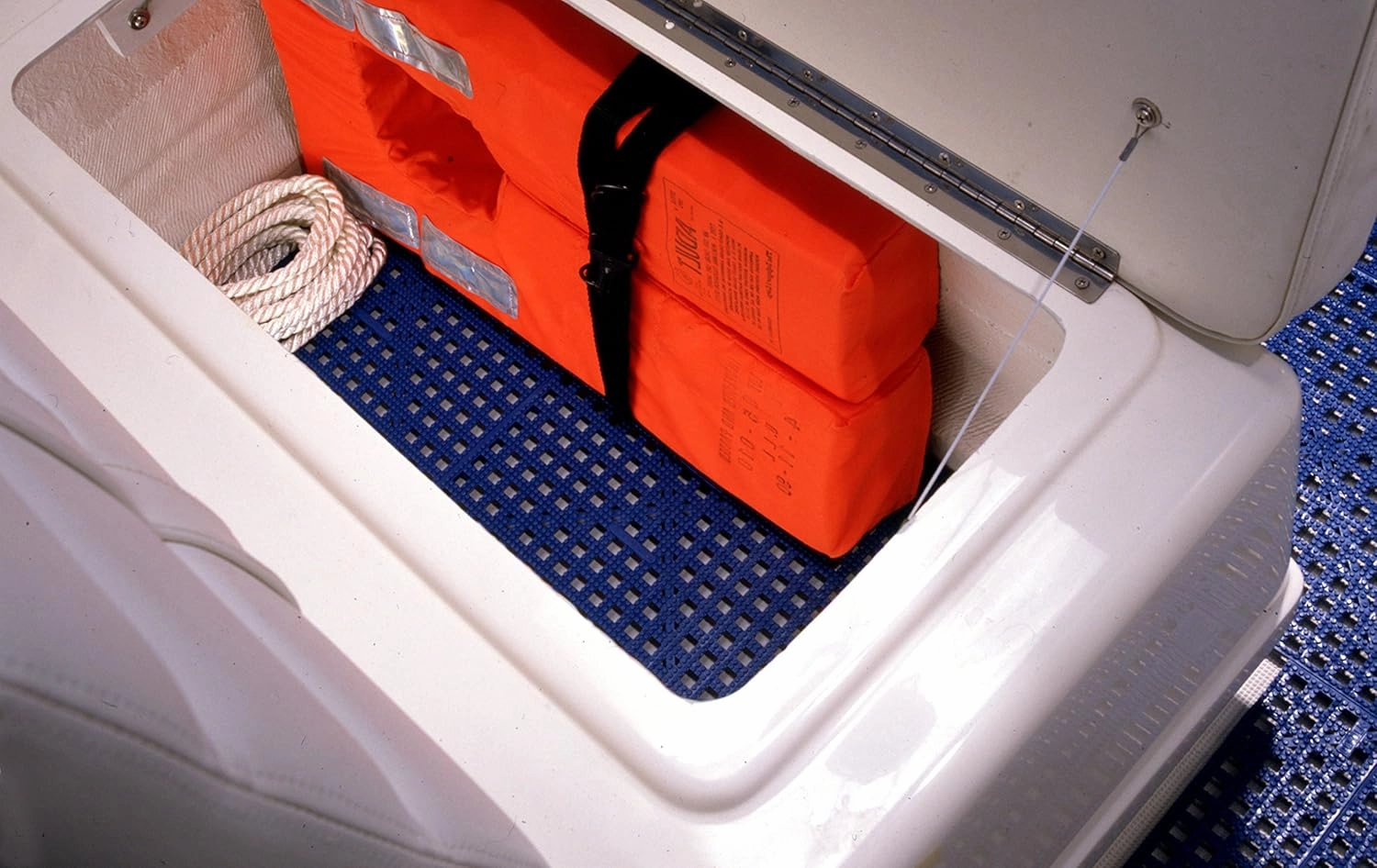 Marine Surface - 1'x1' Interlocking Tiles - Boat Storage Compartment, Anchor Dry Locker Liner & Deck Flooring
