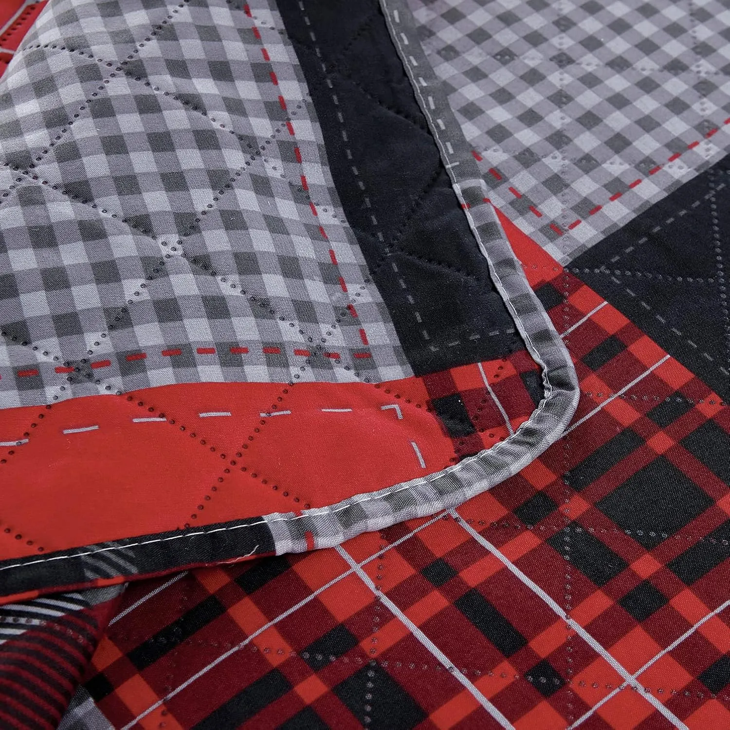 MINCHI Lodge Quilt Full/Queen Size Lightweight Rustic Cabin Bedding Red Black Buffalo Plaid Patchwork Bedspread Coverlet with Pillowshams (Red Black, Full/Queen)
