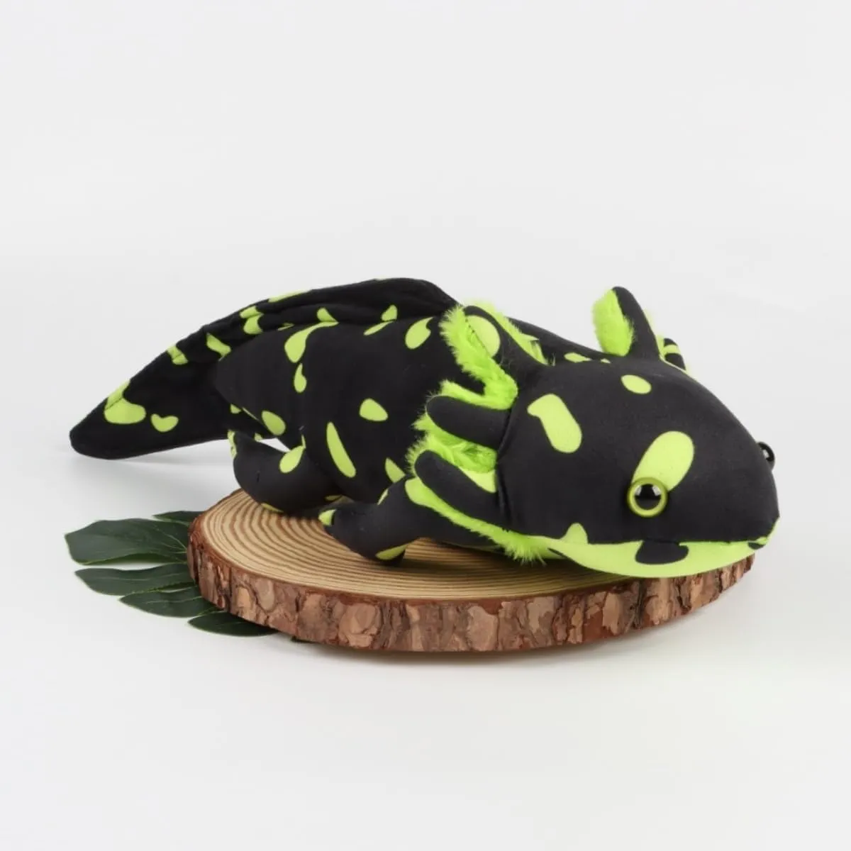 Nohito 17.7in Simulation Axolotl Plush Toy Kawaii Soft Green and Black Axolotl Stuffed Animal Plushie Pillow Doll (Green M)