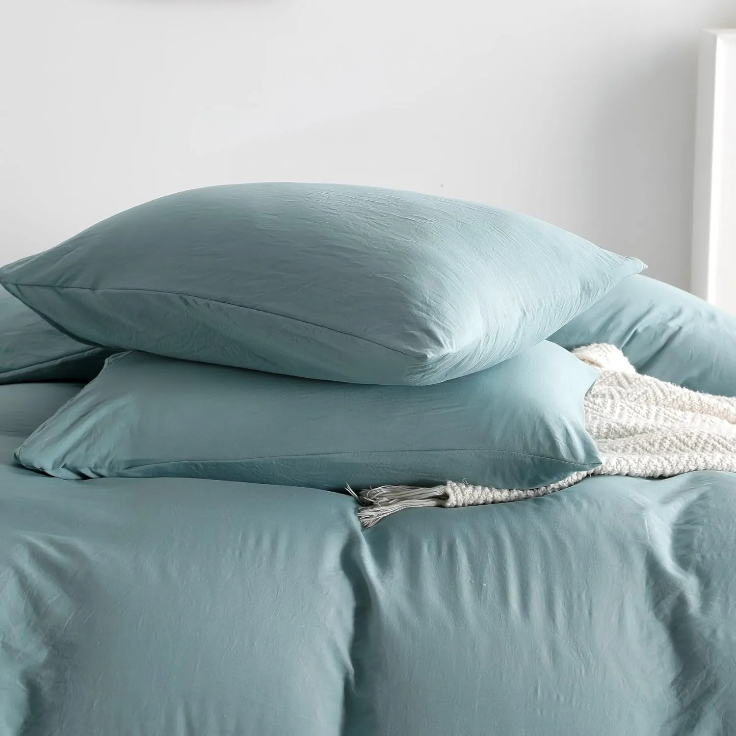 OAITE Duvet Cover,Protects and Covers Your Comforter/Duvet Insert,Luxury 100% Super Soft Microfiber,Queen Size,3 Piece Duvet Cover Set Includes 2 Pillow Shams