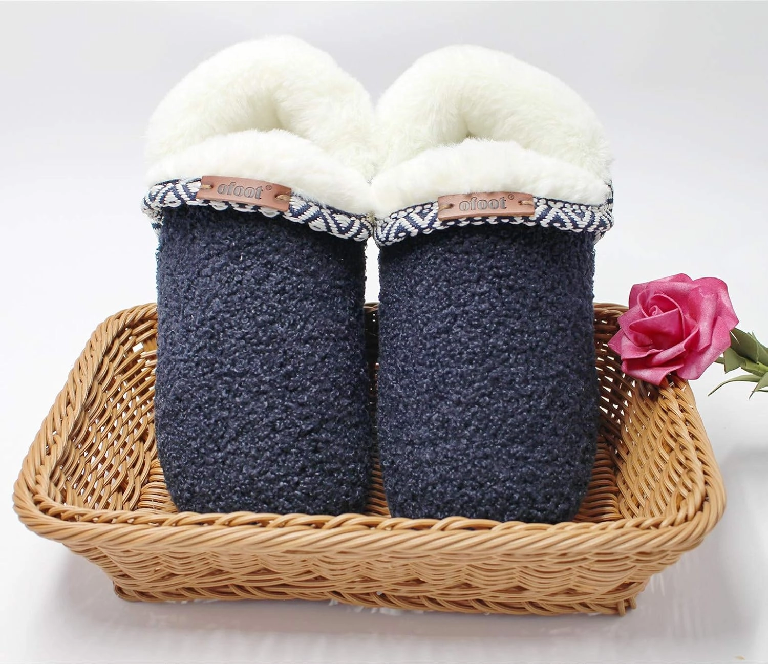 ofoot Women's Warm Fuzzy House Slippers with Back,Faux Fur Bedroom Shoes Soft Thick Memory Foam Plush Lining Indoor Outdoor Non Slip Rubber Soles