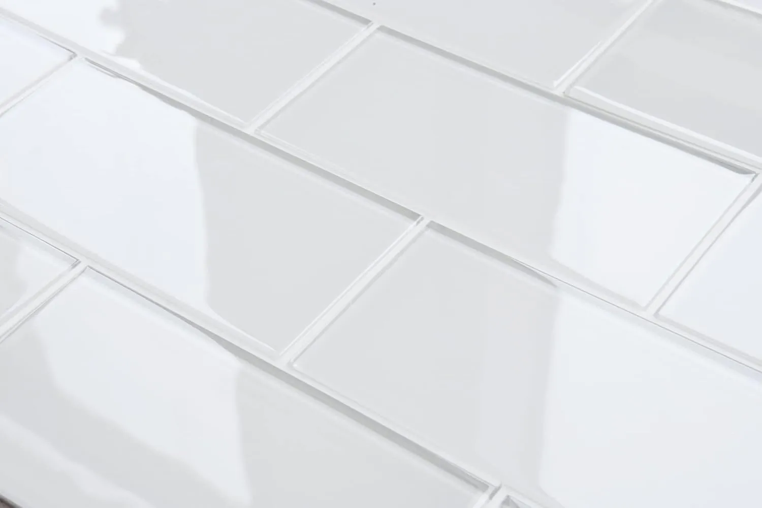 Peel and Stick Glass Tile, White Subway Tiles Peel and Stick Backsplash Stick on Glass Tiles for Kitchen Bathroom (5 Sheets, 5 SQ.FT.)