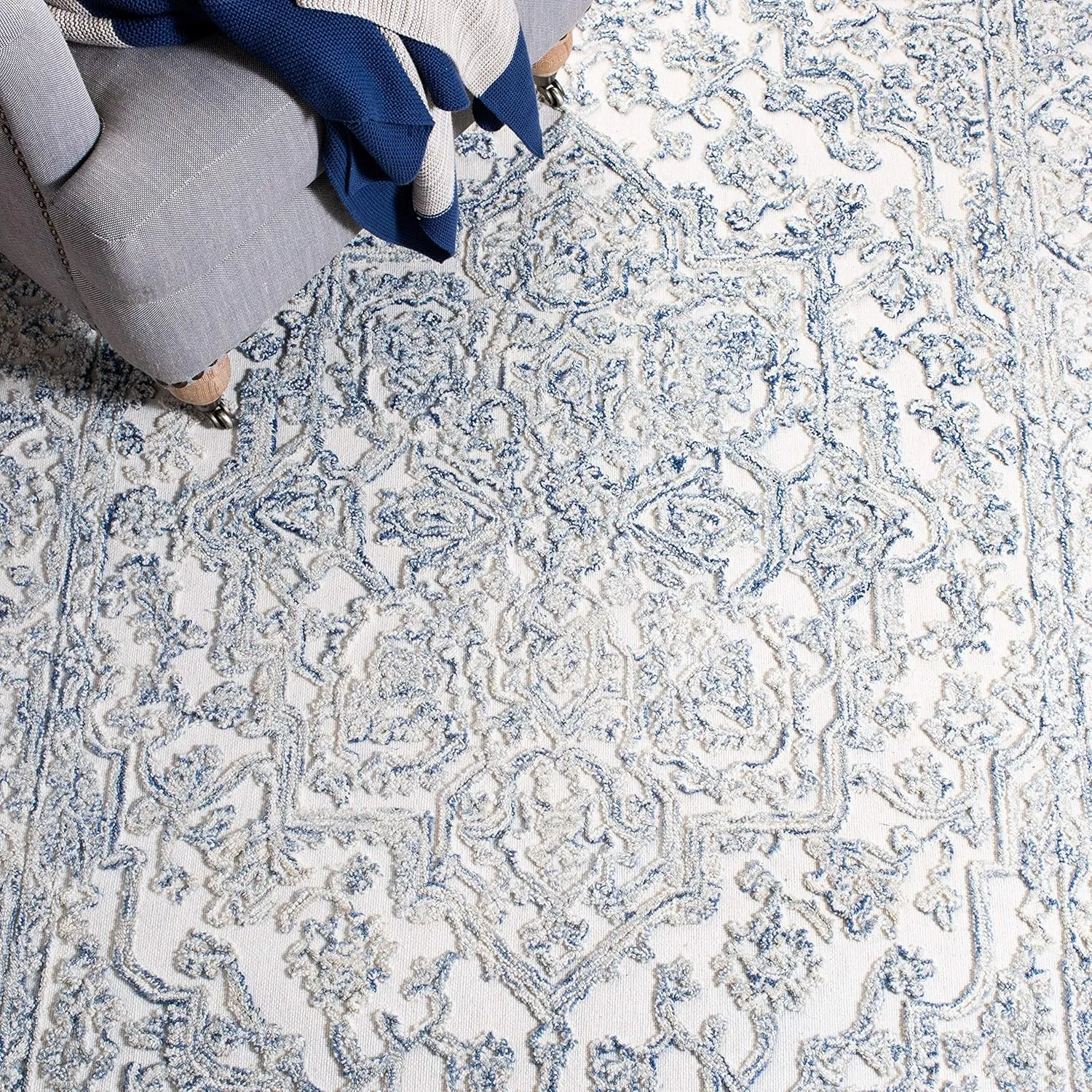 SAFAVIEH Area Rug 8x10 - Trace Collection - Large - Ivory & Blue, Handmade Wool, Ideal for Living Room, Bedroom, Office, Dining Space (TRC302M)