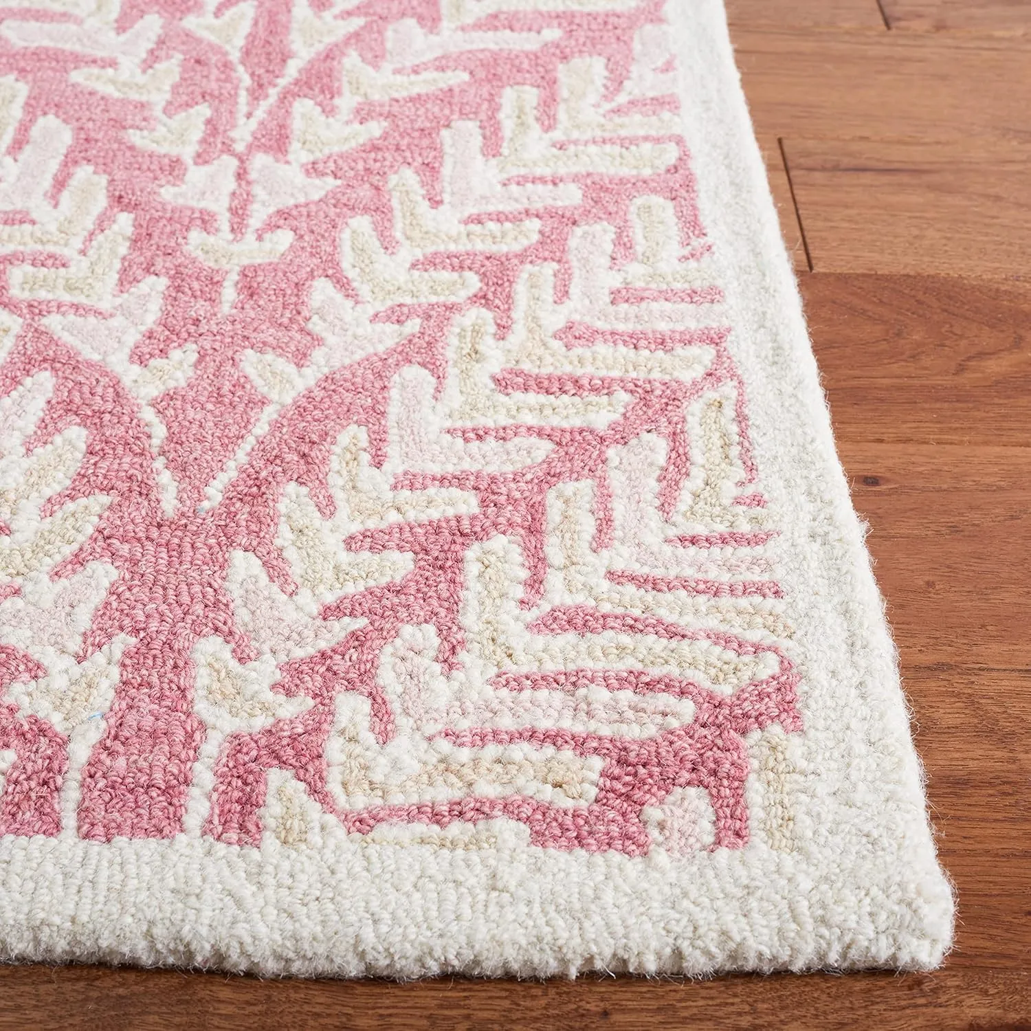 SAFAVIEH Capri Collection Area Rug - 5' x 8', Pink & Ivory, Handmade Wool, Ideal for High Traffic Areas in Living Room, Bedroom (CPR208R)