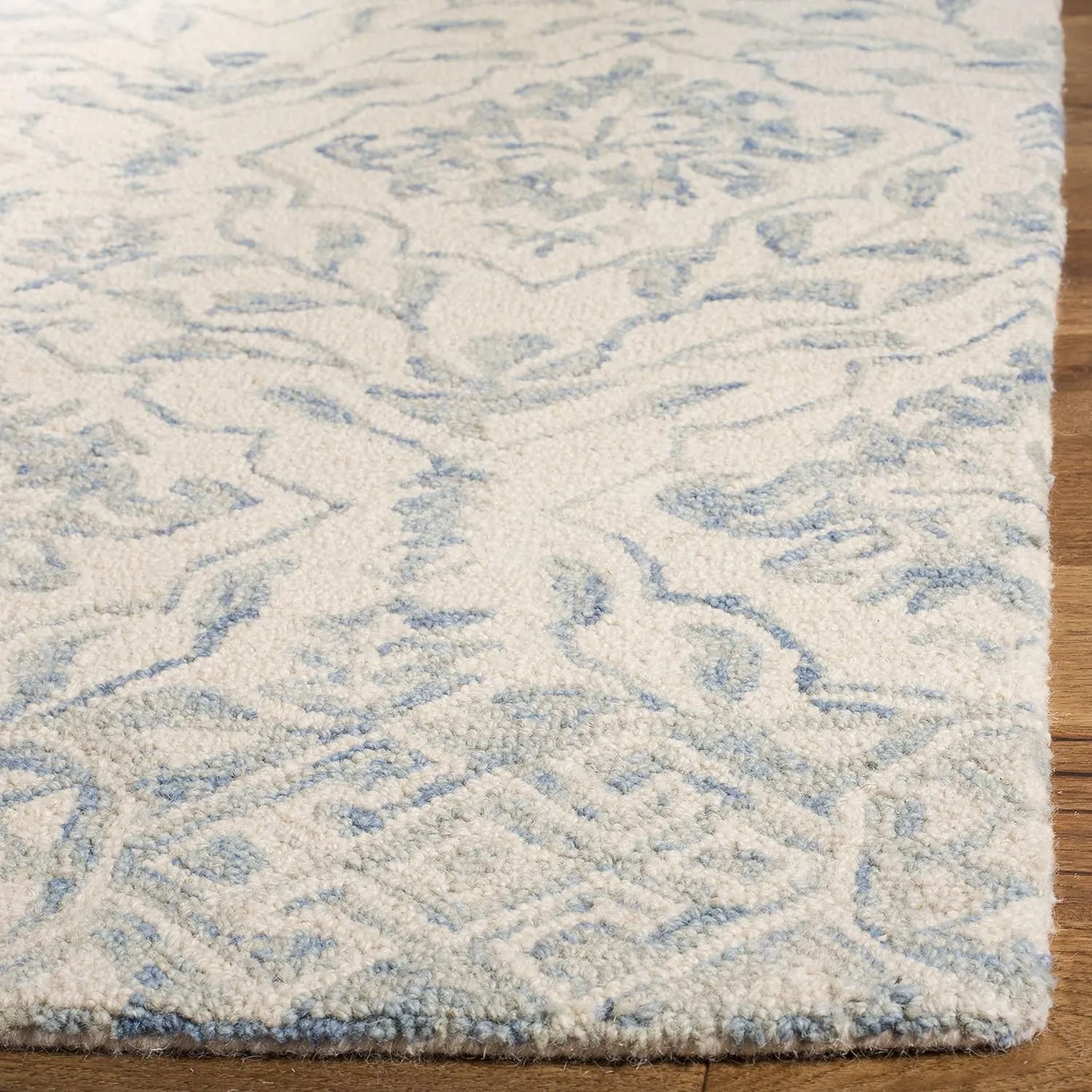 SAFAVIEH Dip Dye Collection 5' x 8' Light Blue/Ivory DDY901L Handmade Premium Wool Area Rug