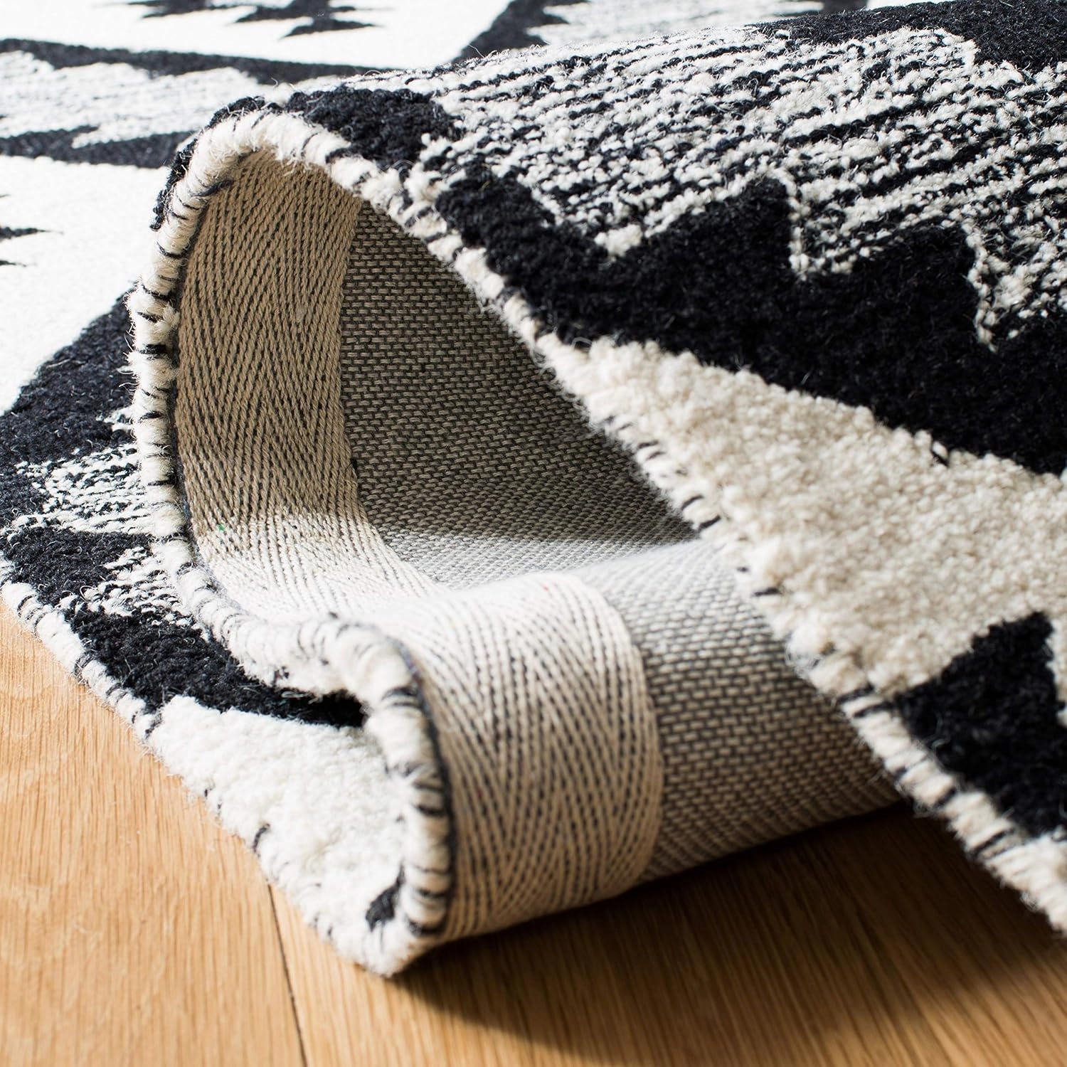 SAFAVIEH Aspen Collection Area Rug - 6' x 9', Charcoal & Black, Handmade Wool, Ideal for High Traffic Areas in Living Room, Bedroom (APN813Z)
