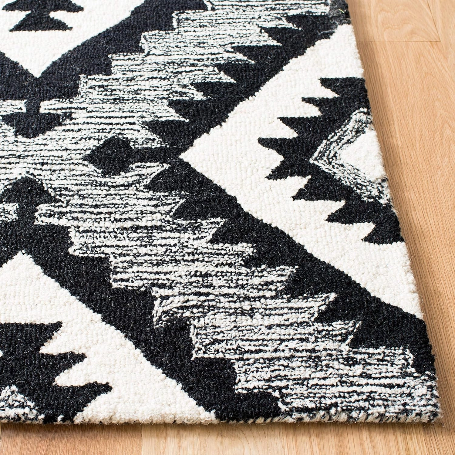 SAFAVIEH Aspen Collection Area Rug - 6' x 9', Charcoal & Black, Handmade Wool, Ideal for High Traffic Areas in Living Room, Bedroom (APN813Z)