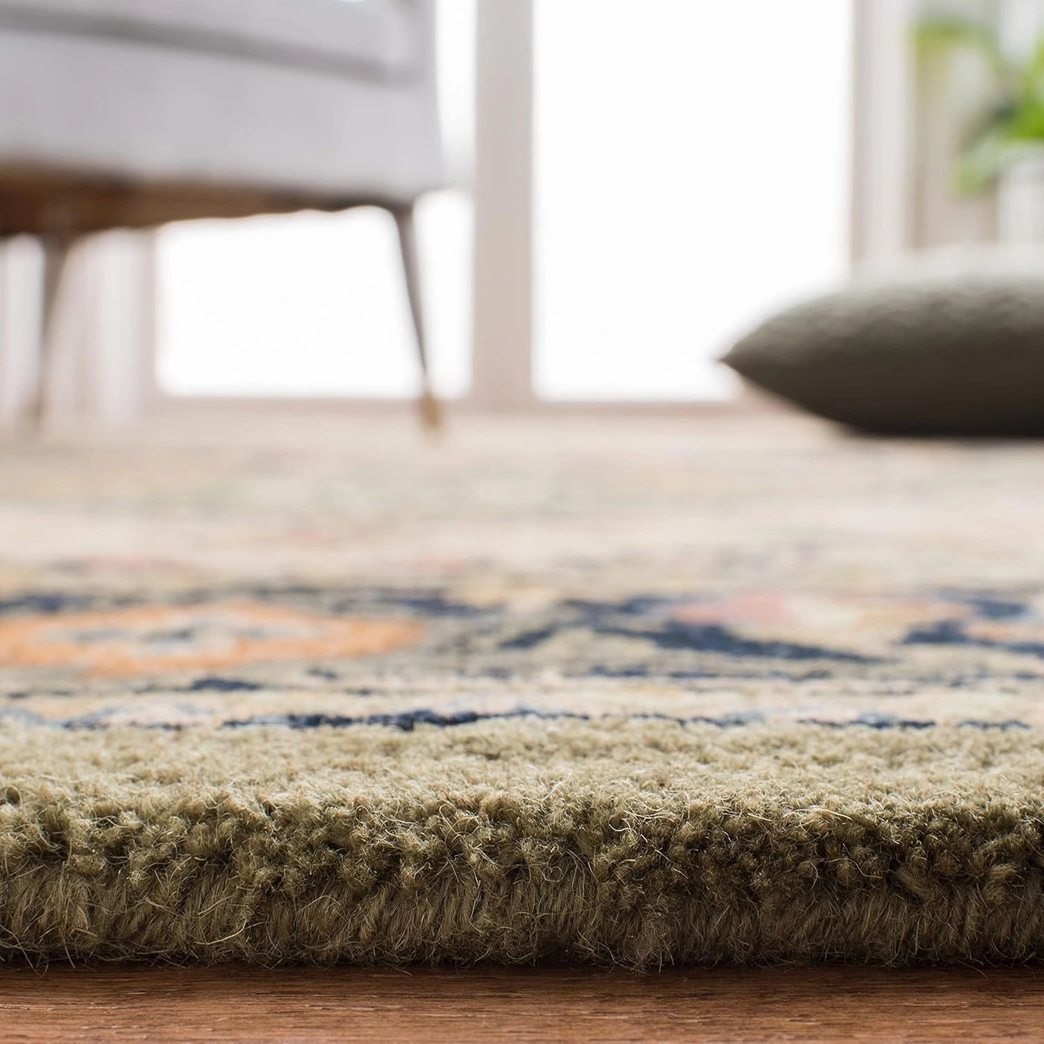 SAFAVIEH Heritage Collection Area Rug - 9' x 12', Green & Light Brown, Handmade Traditional Oriental Wool, Ideal for High Traffic Areas in Living Room, Bedroom (HG625Y)