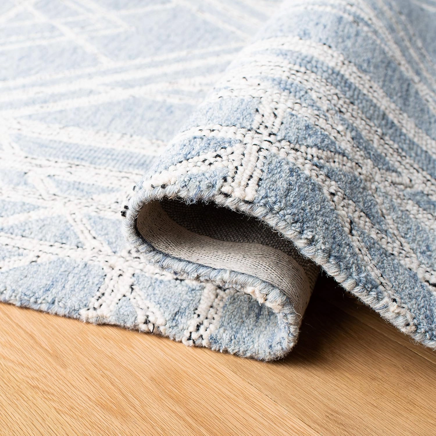 SAFAVIEH Micro-Loop Collection 5' Square Light Blue/Ivory MLP173M Handmade Premium Wool Area Rug