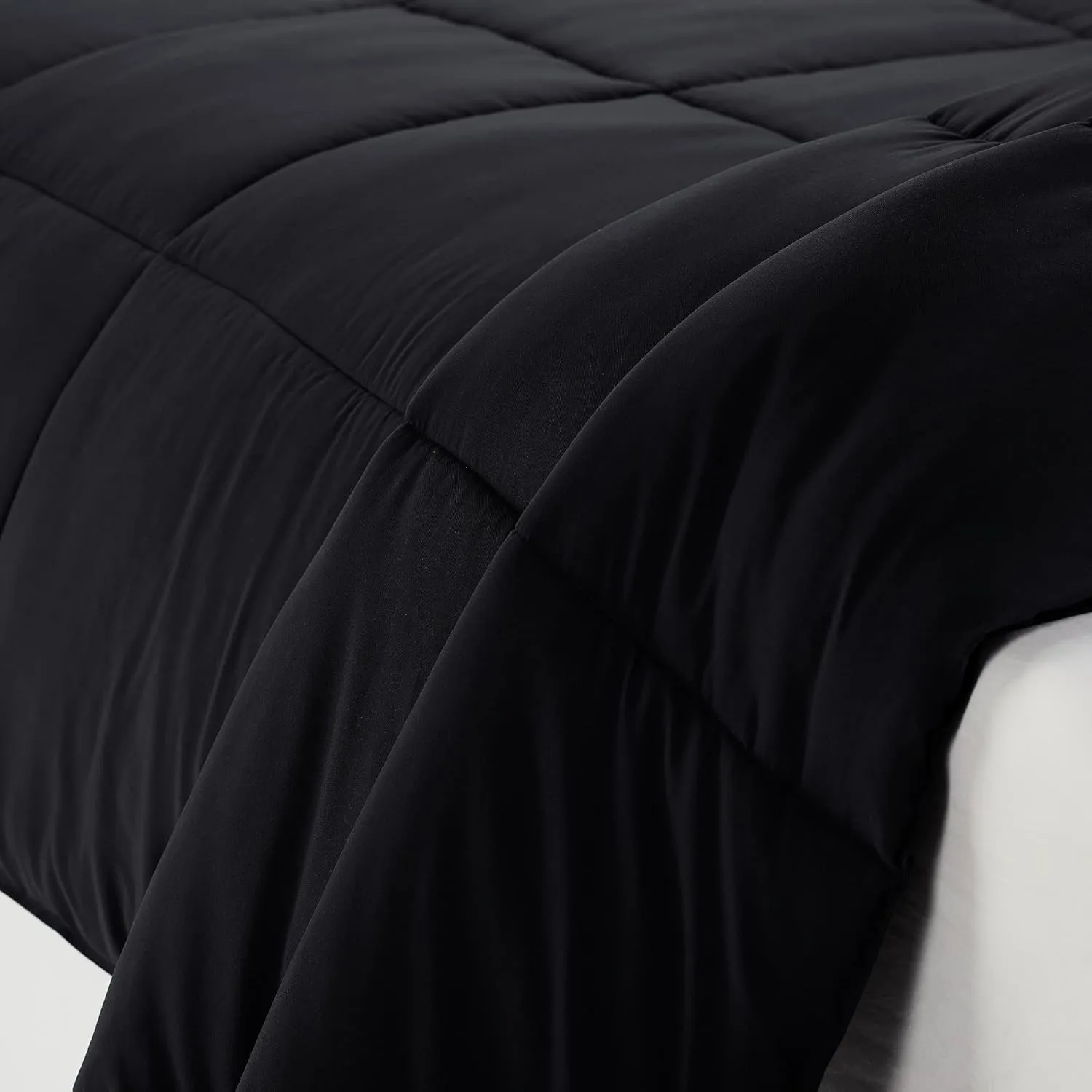 SERTA Simply Clean Ultra Soft Hypoallergenic Solid 3 Piece Comforter Set, Full/Queen, Black