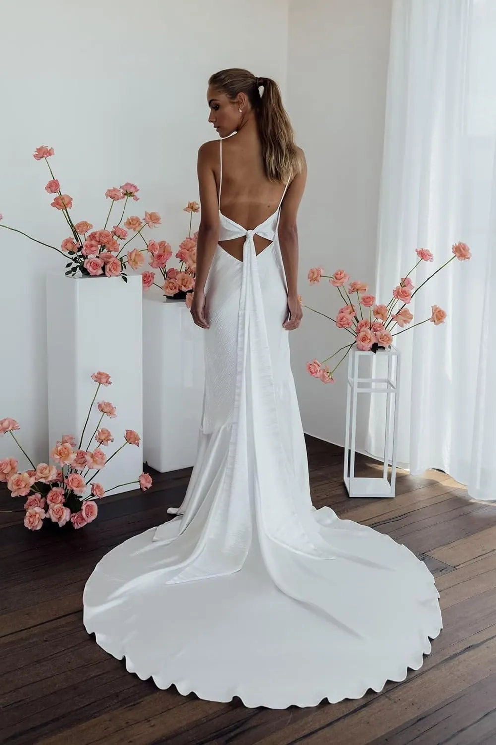 Simple Wedding Dresses for Bride Sexy Mermaid Lace Long Sleeve Bridal Dress for Bride with Train