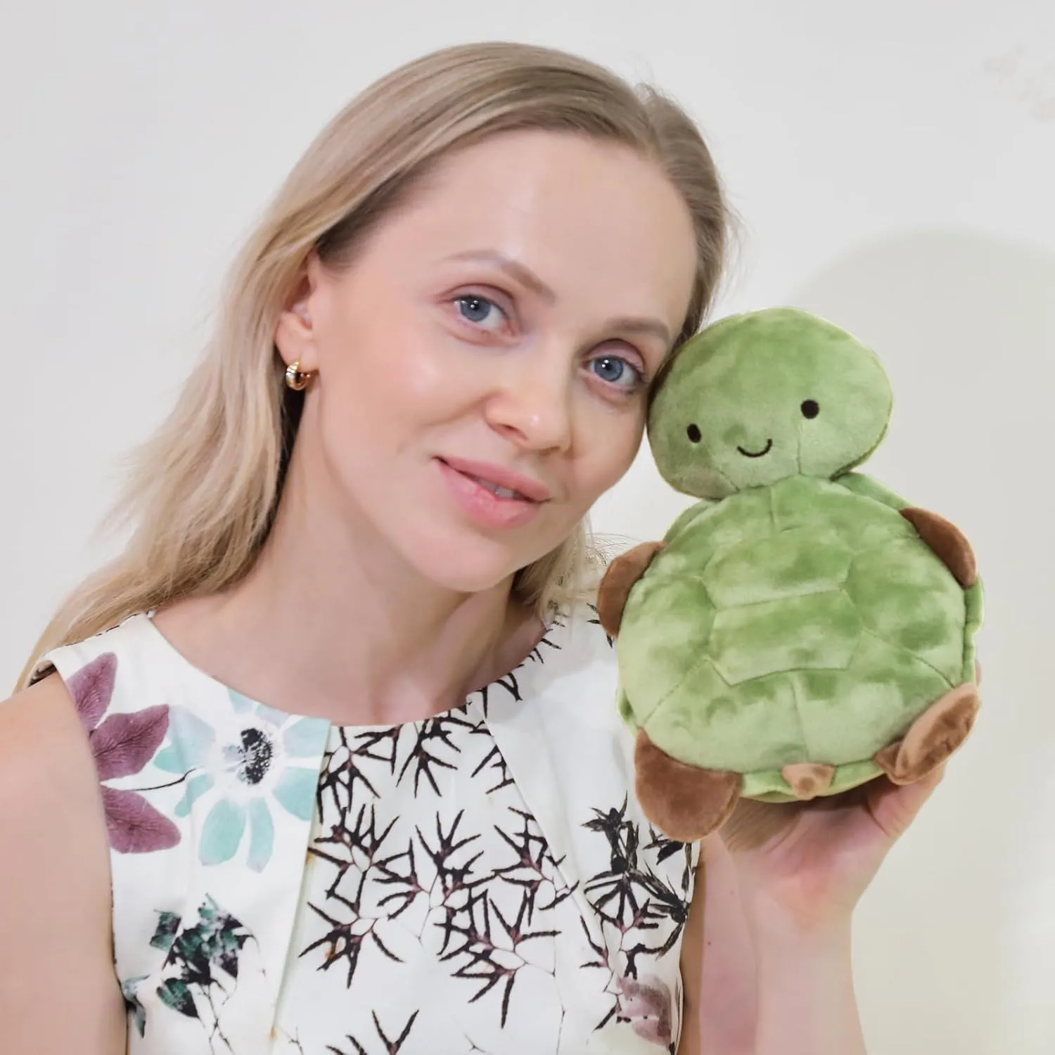 Turtle Stuffed Animal 8 Inch, Plush Toy for Room Decor, Soft Plushie Gifts for Girls, Kids on Birthday, Christmas