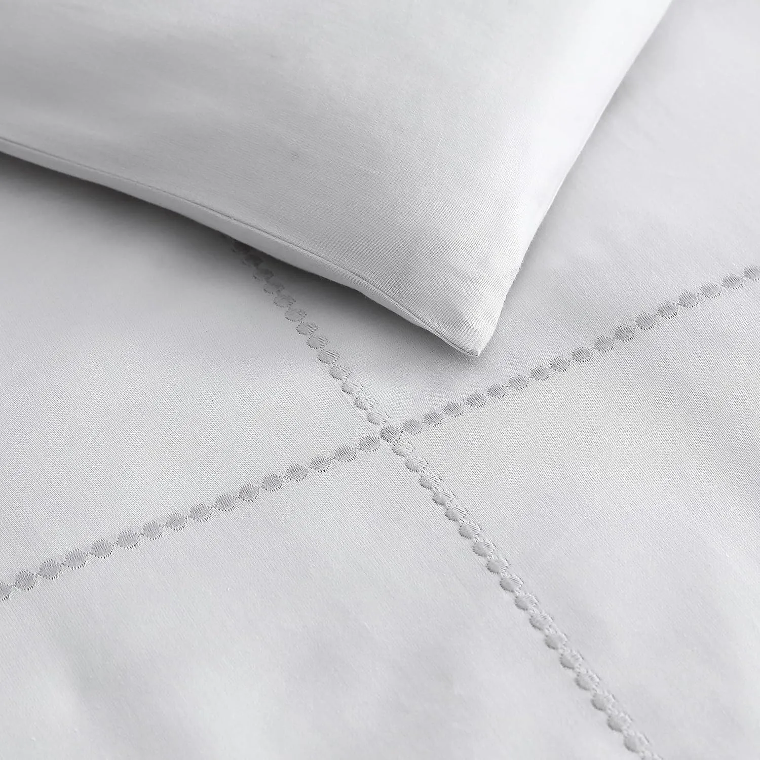 Vera Wang- Queen Duvet Cover Set, Soft Cotton Bedding Set with Matching Shams, Chic Room Essentials (Simple Dot Grey, Queen)