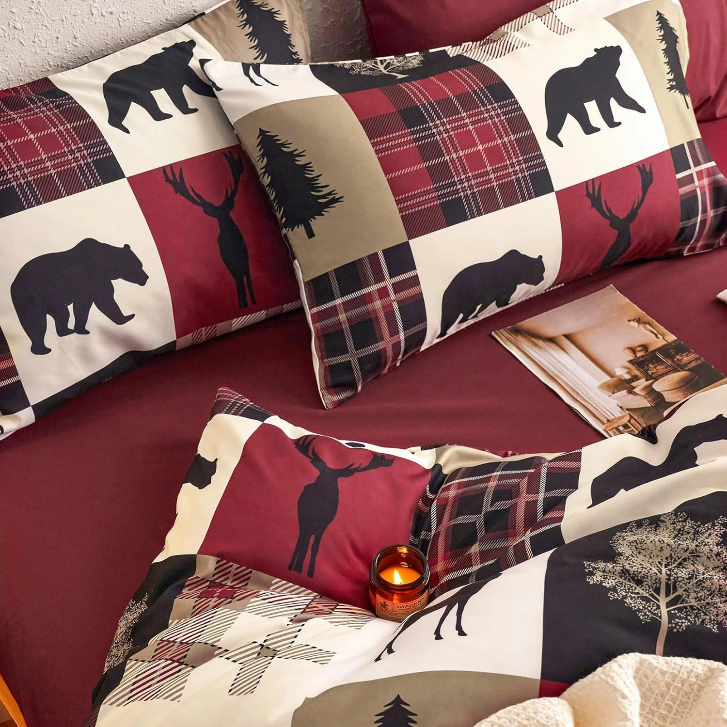 Wake In Cloud - Rustic Comforter Set, Cabin Christmas Lodge Western Country Bear Deer Moose Woodland RV Outdoor Theme, Soft Lightweight Bedding, 3 Pieces, Burgundy Black, King Size