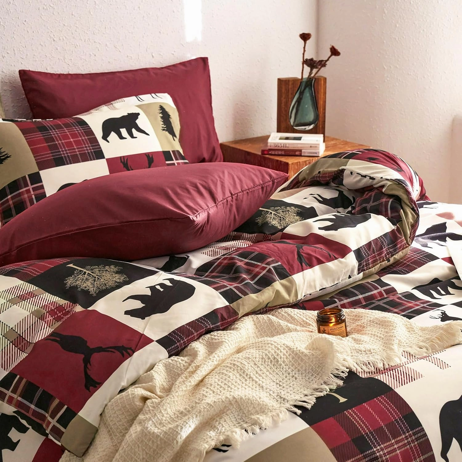 Wake In Cloud - Rustic Comforter Set, Cabin Christmas Lodge Western Country Bear Deer Moose Woodland RV Outdoor Theme, Soft Lightweight Bedding, 3 Pieces, Burgundy Black, King Size