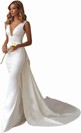 Wedding Dresses for Bride Lace Appliques Tulle Beach Bridal Gowns with Train He9013