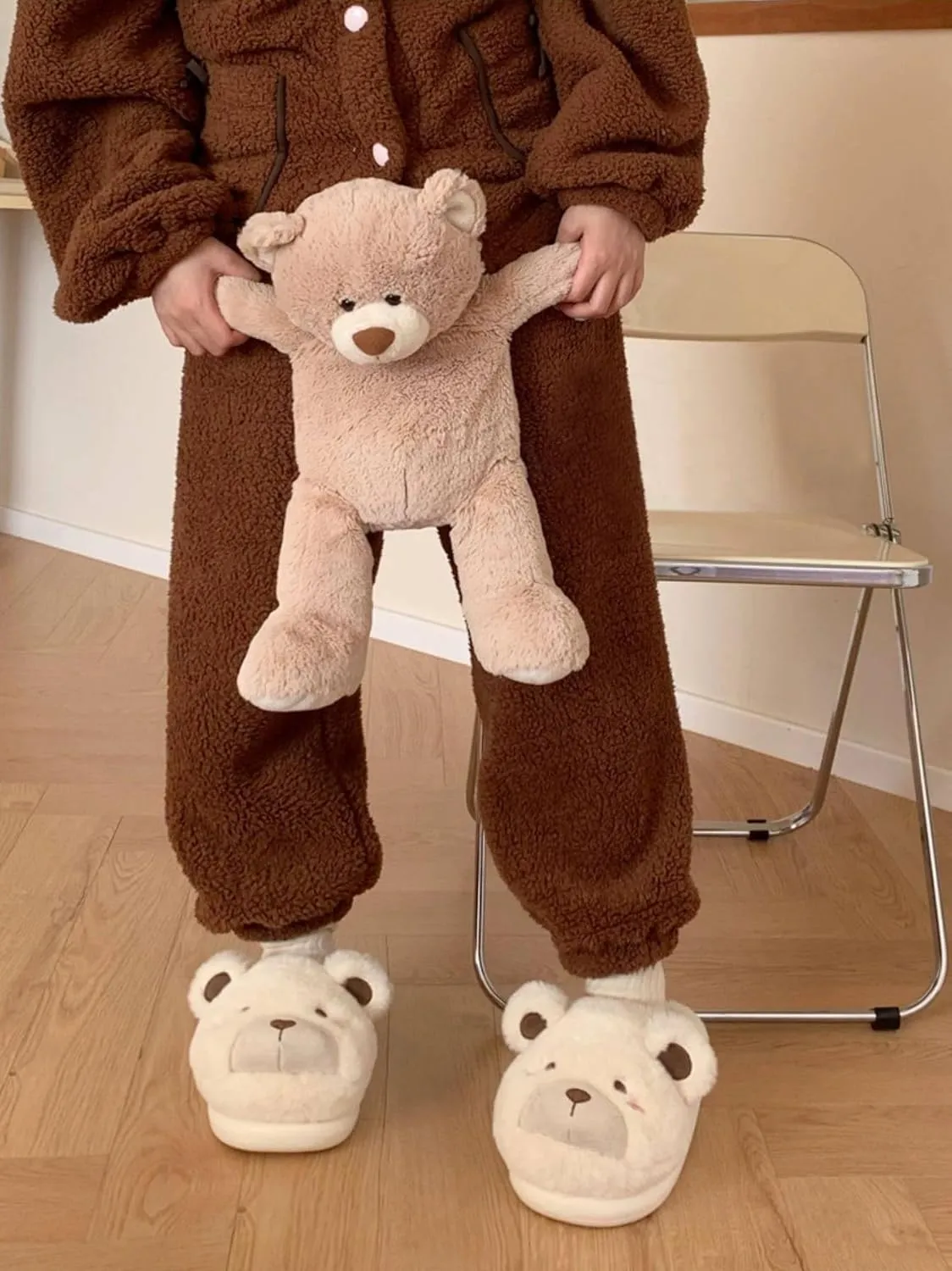 Winter home warm Baotou cotton slippers girl heart cute plush bear soft bottom slippers.
